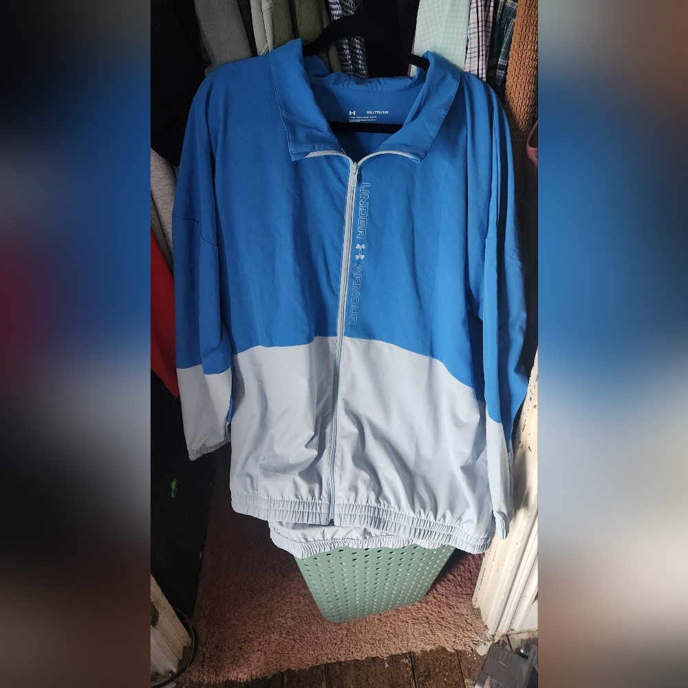Under Armour Windbreaker